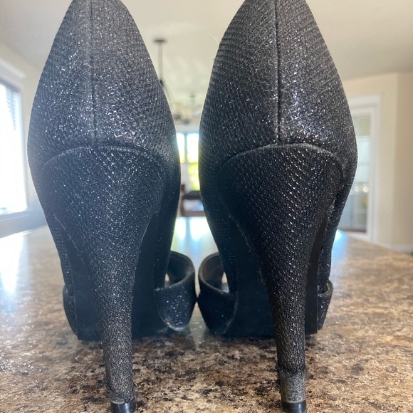 Open Toed High Heels - Picture 2 of 3